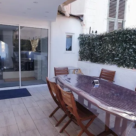 Hyper Centre Maison De 100m2 ; Terrasse 20 M2