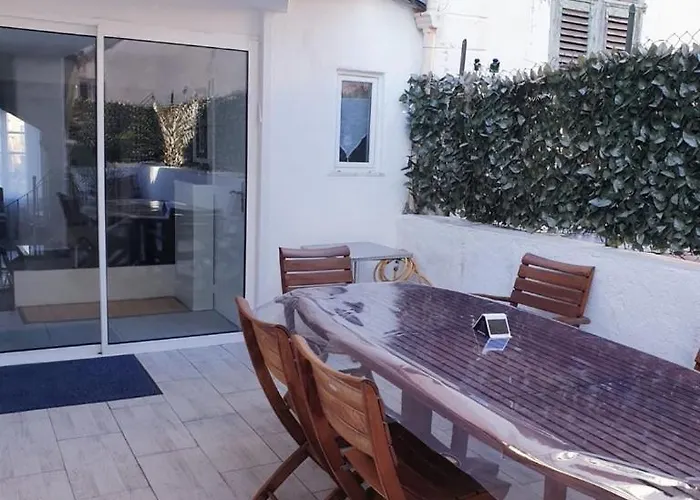 Hyper Centre Maison De 100m2 ; Terrasse 20 M2