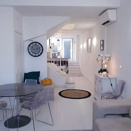 Apartment Hyper Centre Maison De 100m2 ; Terrasse 20 M2
