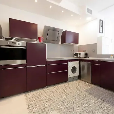 Hyper Centre Maison De 100m2 ; Terrasse 20 M2 *