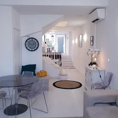 Hyper Centre Maison De 100m2 ; Terrasse 20 M2 Apartment *