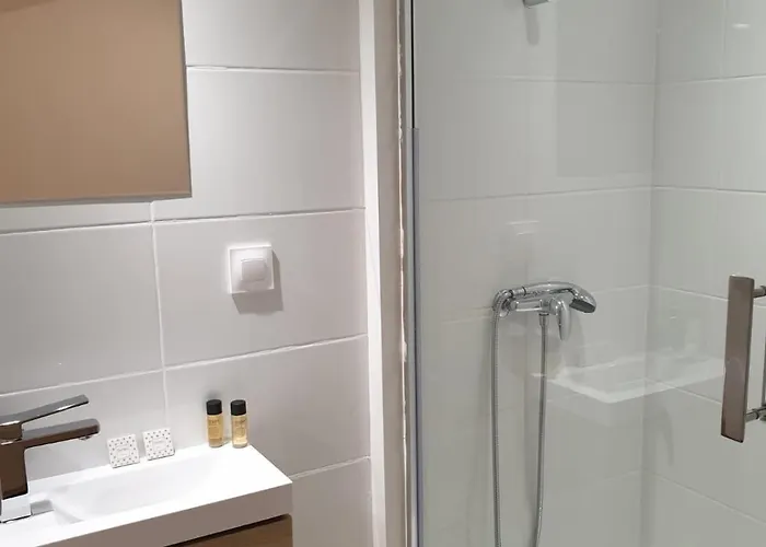 Daire Hyper Centre Maison De 100m2 ; Terrasse 20 M2 *