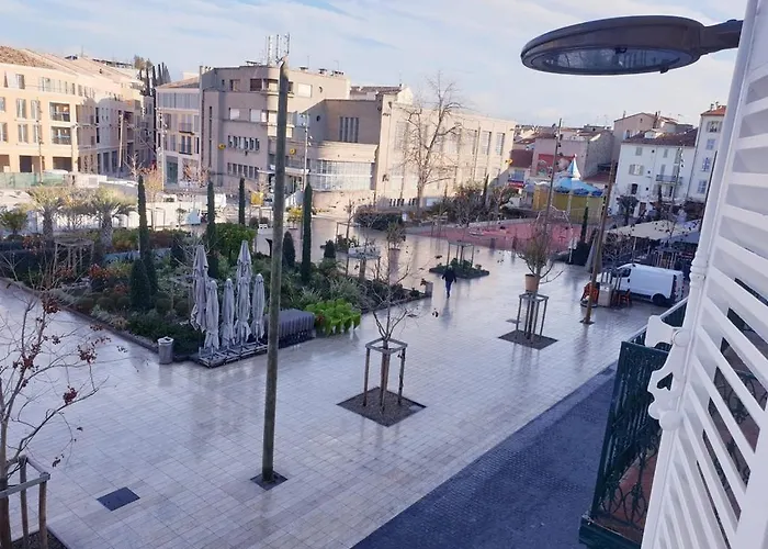 Hyper Centre Maison De 100m2 ; Terrasse 20 M2 *